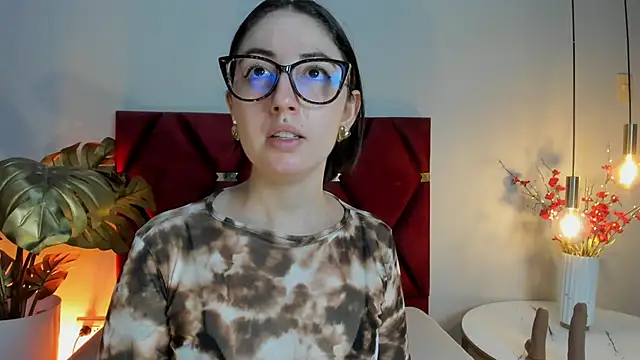 Emilywatsonn online show from 05/09/26, 12:38