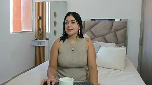 Snapshot of EmilyPeytonn chatting on 12/20/25, 01:29 EmilyPeytonn online show from 12/20/25, 01:29