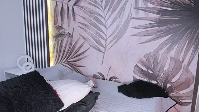 Samaantha-White online show from 02/04/25, 03:04