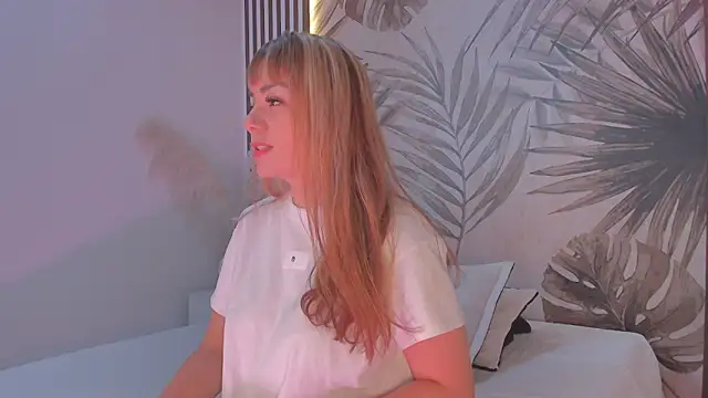 Samaantha-White online show from 10/28/25, 11:36