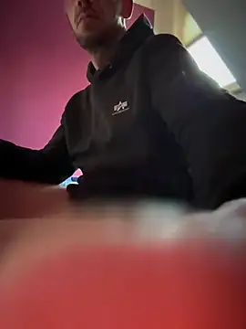 Bennyben8604 online show from 03/03/25, 04:35