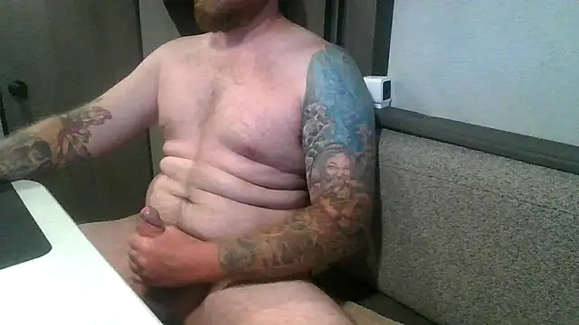 Snapshot of daddytoasty chatting on 05/22/26, 01:02 daddytoasty online show from 05/22/26, 01:02
