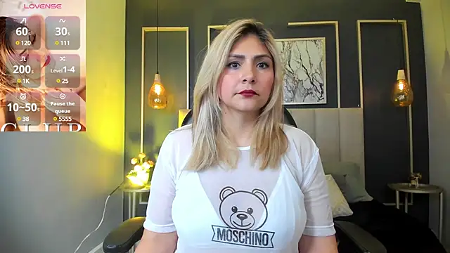 Snapshot of Melanie_silver_ chatting on 02/20/25, 09:53 Melanie silver online show from 02/20/25, 09:53