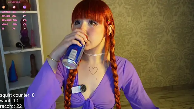 Snapshot of hannah_lourens chatting on 10/11/25, 12:26 hannah lourens online show from 10/11/25, 12:26