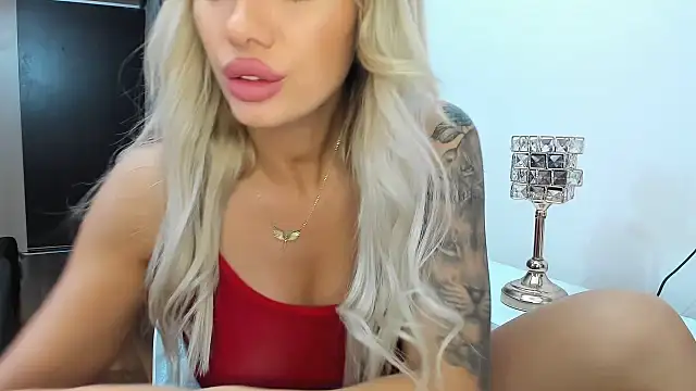 ElsaBby online show from 02/11/25, 08:42