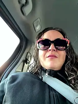 sylviahhh online show from 04/14/26, 10:54