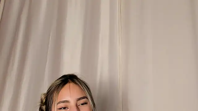  Emma Valka online show from 12/24/24, 01:27