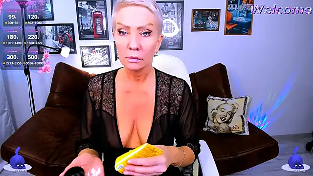 Snapshot of Sabrina_ONLY chatting on 03/05/25, 12:44 Sabrina ONLY online show from 03/05/25, 12:44