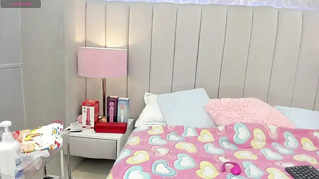 Kendaal Doshi online show from 12/19/25, 12:23