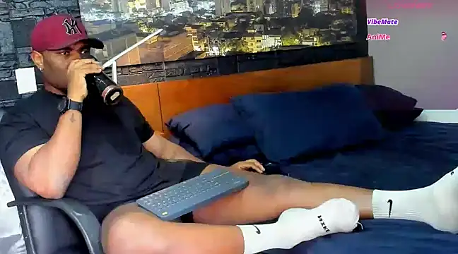 Snapshot of thomas_santtos1 chatting on 03/14/25, 01:35 thomas santtos1 online show from 03/14/25, 01:35