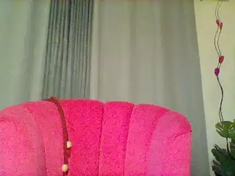 Snapshot of Queeen_model chatting on 03/13/25, 06:01 Queeen model online show from 03/13/25, 06:01