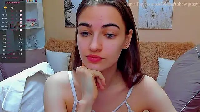 Snapshot of AstoriyaNight chatting on 03/13/25, 03:44 AstoriyaNight online show from 03/13/25, 03:44