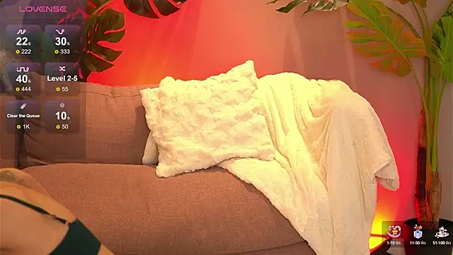 Snapshot of JuliaRichard chatting on 02/05/25, 04:27 JuliaRichard online show from 02/05/25, 04:27