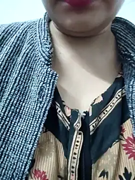 Snapshot of Aaradhya chatting on 01/01/25, 01:15 Aaradhya online show from 01/01/25, 01:15