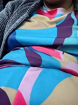 Snapshot of Aaradhya chatting on 01/11/25, 04:48 Aaradhya online show from 01/11/25, 04:48