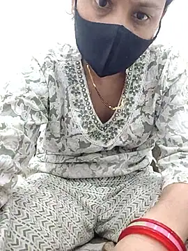 Snapshot of Aaradhya chatting on 06/03/26, 01:14 Aaradhya online show from 06/03/26, 01:14