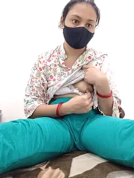 Snapshot of Aaradhya chatting on 07/10/26, 01:32 Aaradhya online show from 07/10/26, 01:32