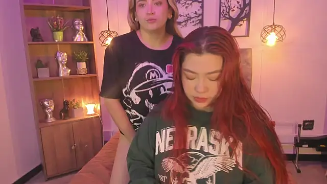 Snapshot of Andy_and_emma chatting on 12/09/24, 12:51 Andy and emma online show from 12/09/24, 12:51