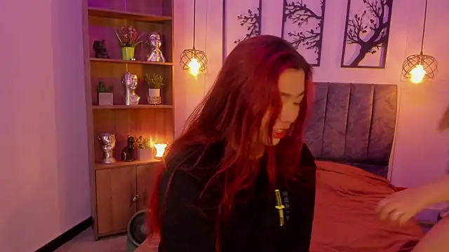 Snapshot of Andy_and_emma chatting on 12/11/24, 12:55 Andy and emma online show from 12/11/24, 12:55