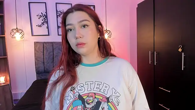 Snapshot of Andy_and_emma chatting on 01/30/25, 12:37 Andy and emma online show from 01/30/25, 12:37