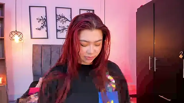 Snapshot of Andy_and_emma chatting on 02/01/25, 12:47 Andy and emma online show from 02/01/25, 12:47