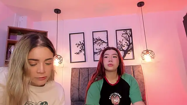 Snapshot of Andy_and_emma chatting on 02/02/25, 12:46 Andy and emma online show from 02/02/25, 12:46