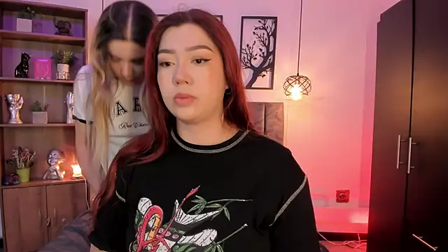 Snapshot of Andy_and_emma chatting on 02/12/25, 12:22 Andy and emma online show from 02/12/25, 12:22