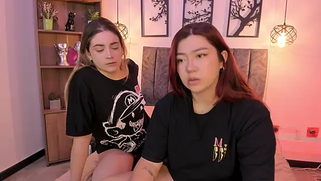 Snapshot of Andy_and_emma chatting on 02/25/25, 12:45 Andy and emma online show from 02/25/25, 12:45