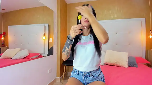 Little Jenni online show from 02/18/25, 06:37