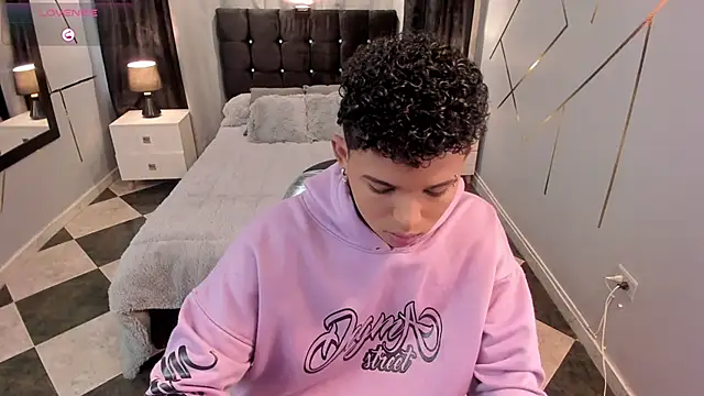 Noah Smith04 online show from 03/13/25, 01:29