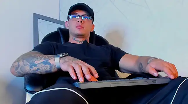 NoahhBrown online show from 02/06/25, 06:40