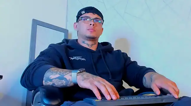 NoahhBrown online show from 02/12/25, 03:18