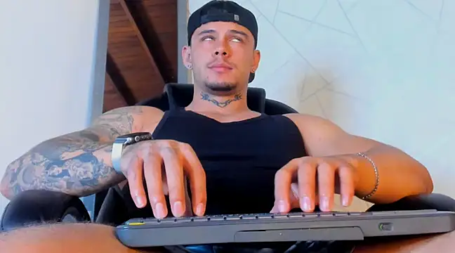 NoahhBrown online show from 03/10/25, 06:16