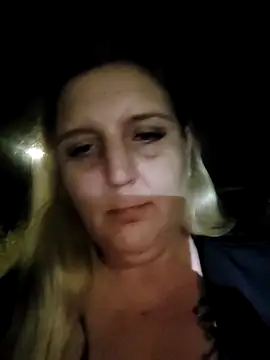 BecciDeluxe online show from 10/17/25, 08:33