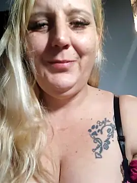 BecciDeluxe online show from 01/18/26, 07:50