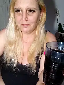 BecciDeluxe online show from 03/15/26, 02:56