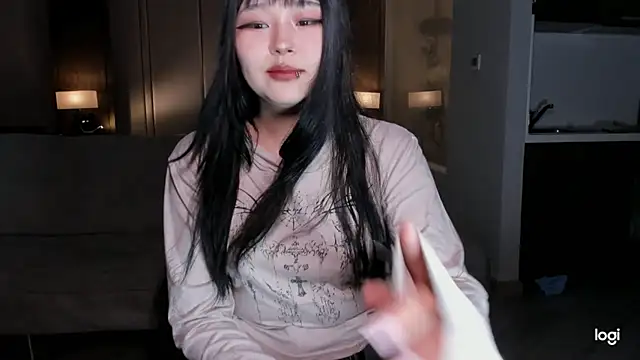 hee young11 online show from 03/15/25, 01:29