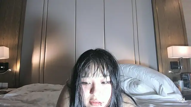 hee young11 online show from 03/20/25, 08:19