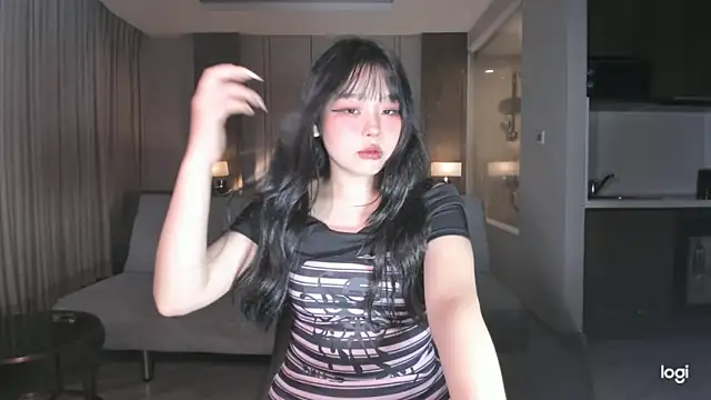 hee young11 online show from 03/21/25, 01:34