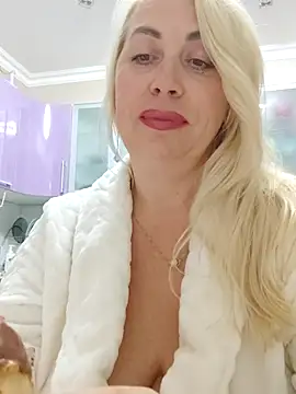 HotJanet online show from 10/24/25, 07:54