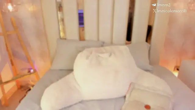 Nicolemorelli2 online show from 05/24/26, 07:41