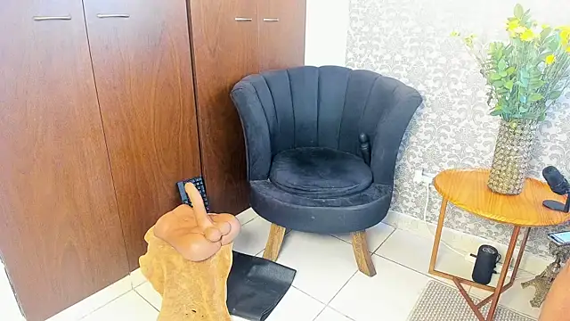 mabelsaravia online show from 04/19/26, 07:38