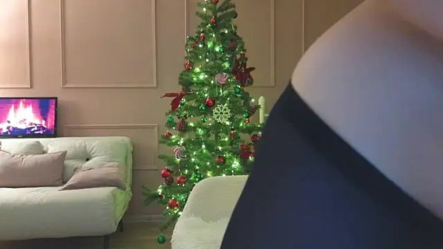 Lina-hill online show from 12/31/24, 07:51