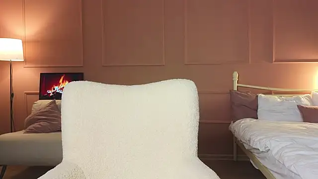 Lina-hill online show from 01/11/25, 02:47