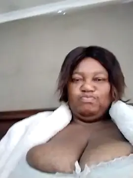 Snapshot of MATUREBUSSTY chatting on 10/01/25, 05:02 MATUREBUSSTY online show from 10/01/25, 05:02