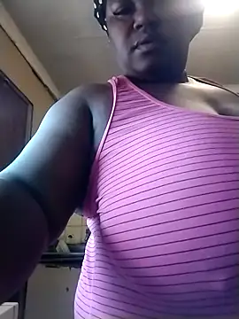 Snapshot of MATUREBUSSTY chatting on 10/31/25, 05:30 MATUREBUSSTY online show from 10/31/25, 05:30