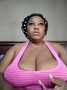 Snapshot of MATUREBUSSTY chatting on 11/02/25, 03:53 MATUREBUSSTY online show from 11/02/25, 03:53