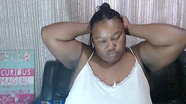 Snapshot of MATUREBUSSTY chatting on 12/02/25, 03:01 MATUREBUSSTY online show from 12/02/25, 03:01