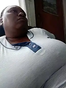 Snapshot of MATUREBUSSTY chatting on 02/15/26, 12:14 MATUREBUSSTY online show from 02/15/26, 12:14