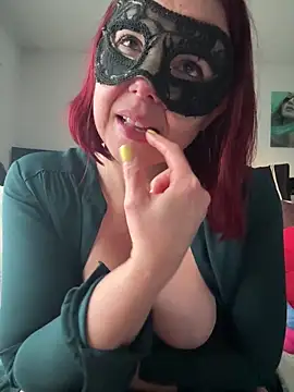 Snapshot of la_petite_prunette69 chatting on 03/14/26, 05:40 la petite prunette69 online show from 03/14/26, 05:40